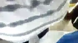 افلام سكس رومانسيه شاب يتحرش بام صديقته بعد خروج من المنزل في المطبخ