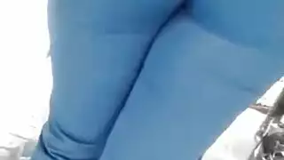 امرأة ناضجة ممتلئة تمص قضيبًا وتتلقى قذفًا داخليًا