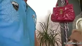 امراه تغتصب بنتها الجميله