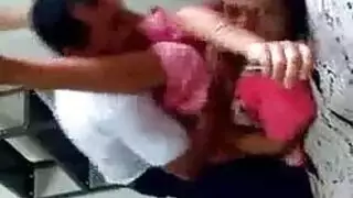 بعد أن يشاركها والدها، الشقراء تريد إيلاج مزدوج