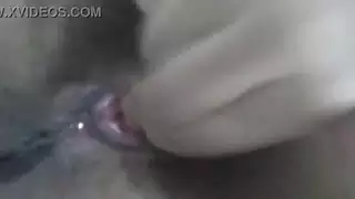 إباحية صريحة: كس أم عربية محجبة يبتل أمام الكاميرا