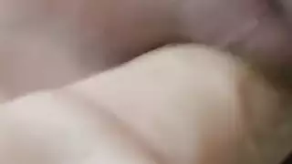 فتاة تركية ساخنة تتوسل لأصابع في فتحتها الضيقة المبللة