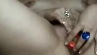 لاتينية تأخذه بعماد وقسوة